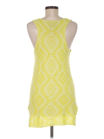 Romeo & Juliet Couture Sleeveless Top (view 2)