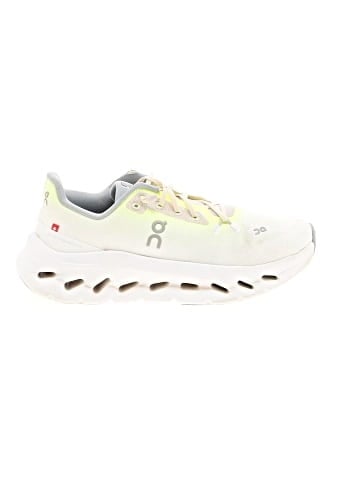 On Cloud Sneakers (view 1)
