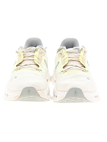On Cloud Sneakers (view 2)