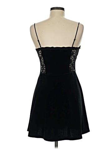 Urban Outfitters Sleeveless Top (view 2)