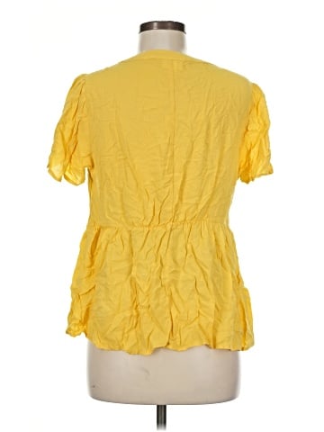 Isabel Maternity Short Sleeve Blouse (view 2)