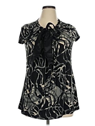 YUMMY PLUS Short Sleeve Blouse (view 1)