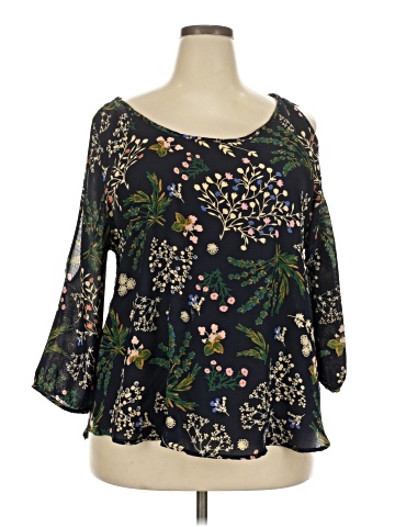 Le Lis 3/4 Sleeve Blouse (view 1)