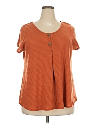 Star Vixen Short Sleeve Henley (view 1)