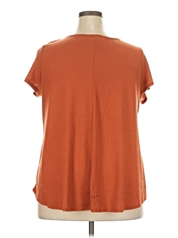 Star Vixen Short Sleeve Henley (view 2)