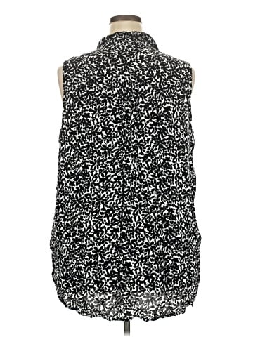 Terra & Sky Sleeveless Button-Down Shirt (view 2)