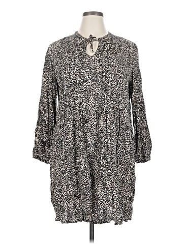 Old Navy Casual Dress (view 1)