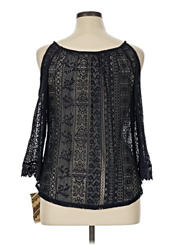 Eyeshadow 3/4 Sleeve Blouse (view 2)
