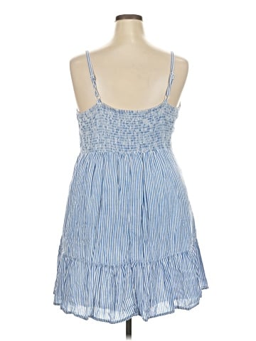Old Navy Casual Dress (view 2)