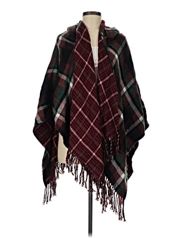 Simply Noelle Poncho (view 1)