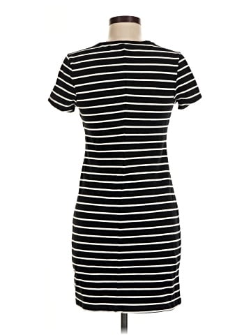 Old Navy Casual Dress (view 2)