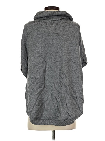 Sisters Poncho (view 2)