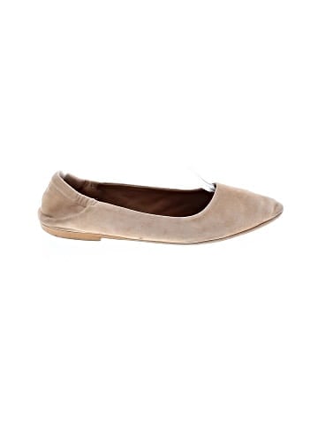 Marta Ray Flats (view 1)