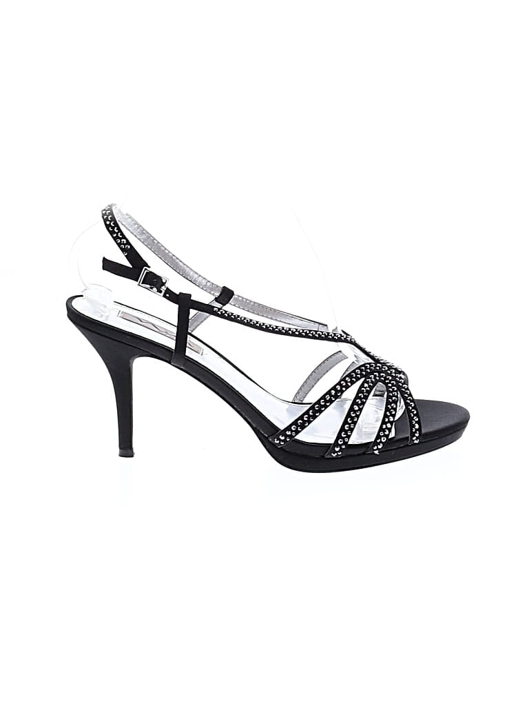Pre-owned Nina Sandals In Black