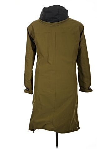Descente Raincoat (view 2)