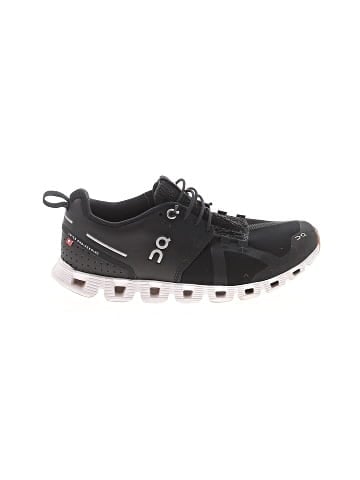 On Cloud Sneakers (view 1)