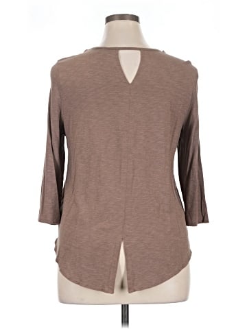 Max Studio 3/4 Sleeve T-Shirt (view 2)