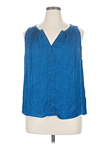 Jennifer Lopez Sleeveless Blouse (view 1)