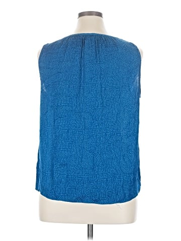 Jennifer Lopez Sleeveless Blouse (view 2)