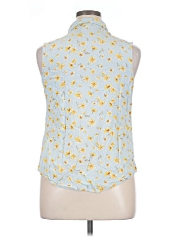No Boundaries Sleeveless Blouse (view 2)