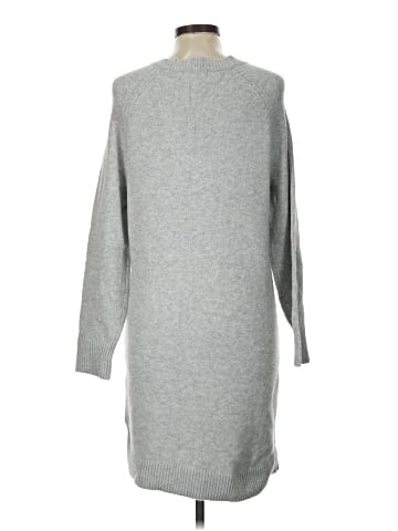 Old Navy Pullover Sweater (view 2)