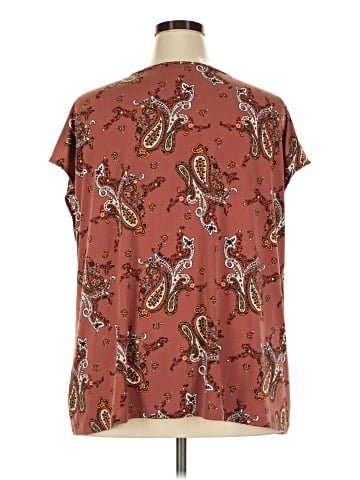 Liz Claiborne Short Sleeve T-Shirt (view 2)