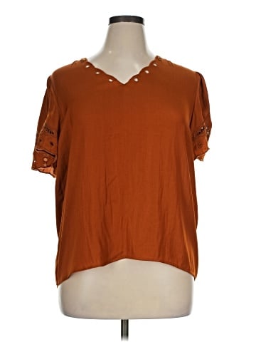 Chelsea & Theodore Short Sleeve Top (view 1)