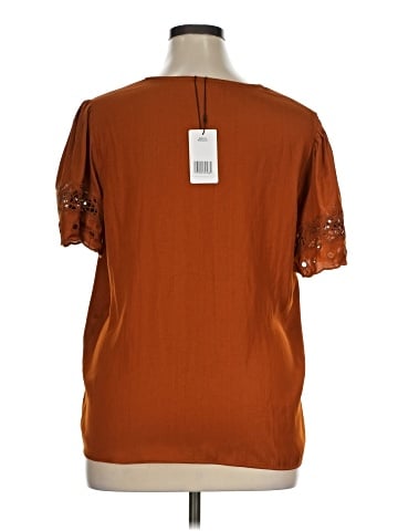 Chelsea & Theodore Short Sleeve Top (view 2)