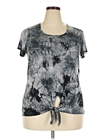 No Boundaries Short Sleeve Top (view 1)