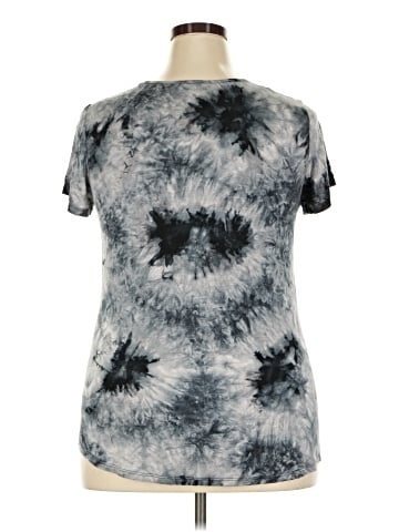 No Boundaries Short Sleeve Top (view 2)