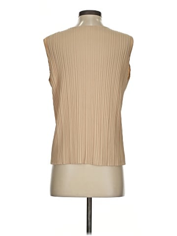 Uniqlo Sleeveless T-Shirt (view 2)