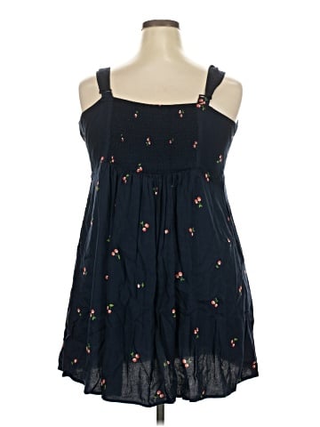 Old Navy Casual Dress (view 2)