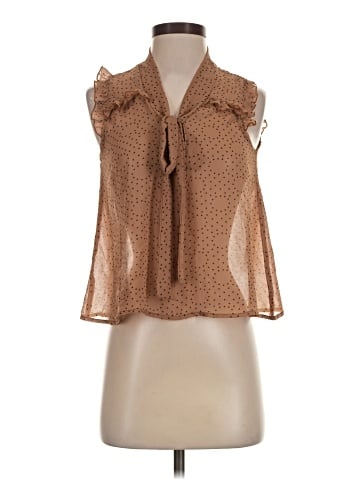 Pretty Good Sleeveless Blouse (view 1)