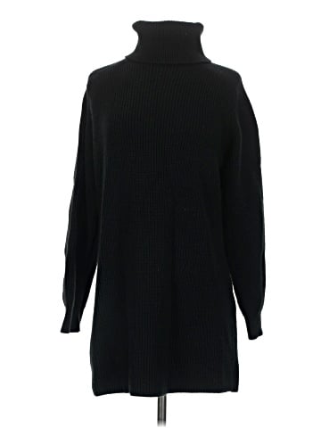 Uniqlo Turtleneck Sweater (view 1)