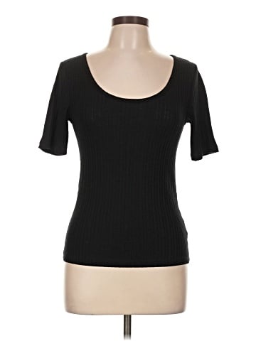 Old Navy Short Sleeve T-Shirt (view 1)