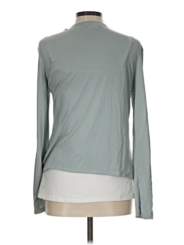 Liz Claiborne Long Sleeve T-Shirt (view 2)