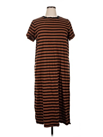Old Navy Casual Dress (view 1)