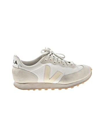 VEJA Sneakers (view 1)
