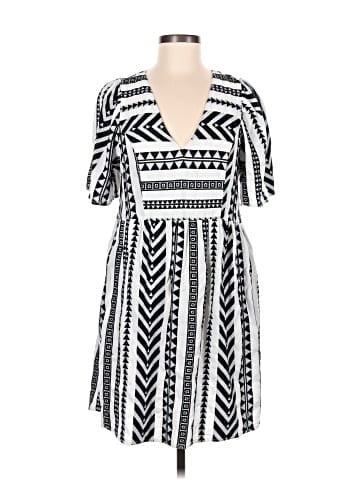 Old Navy Casual Dress (view 1)