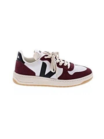 VEJA Sneakers (view 1)