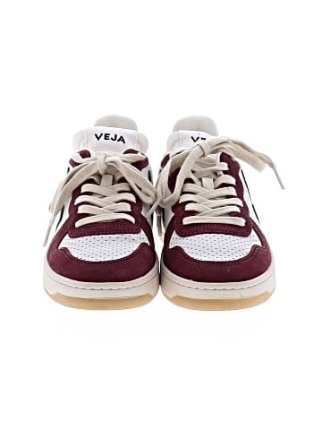 VEJA Sneakers (view 2)