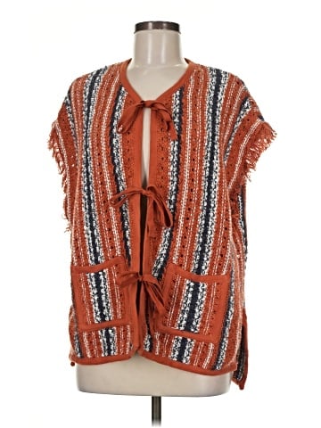 Pilcro Poncho (view 1)