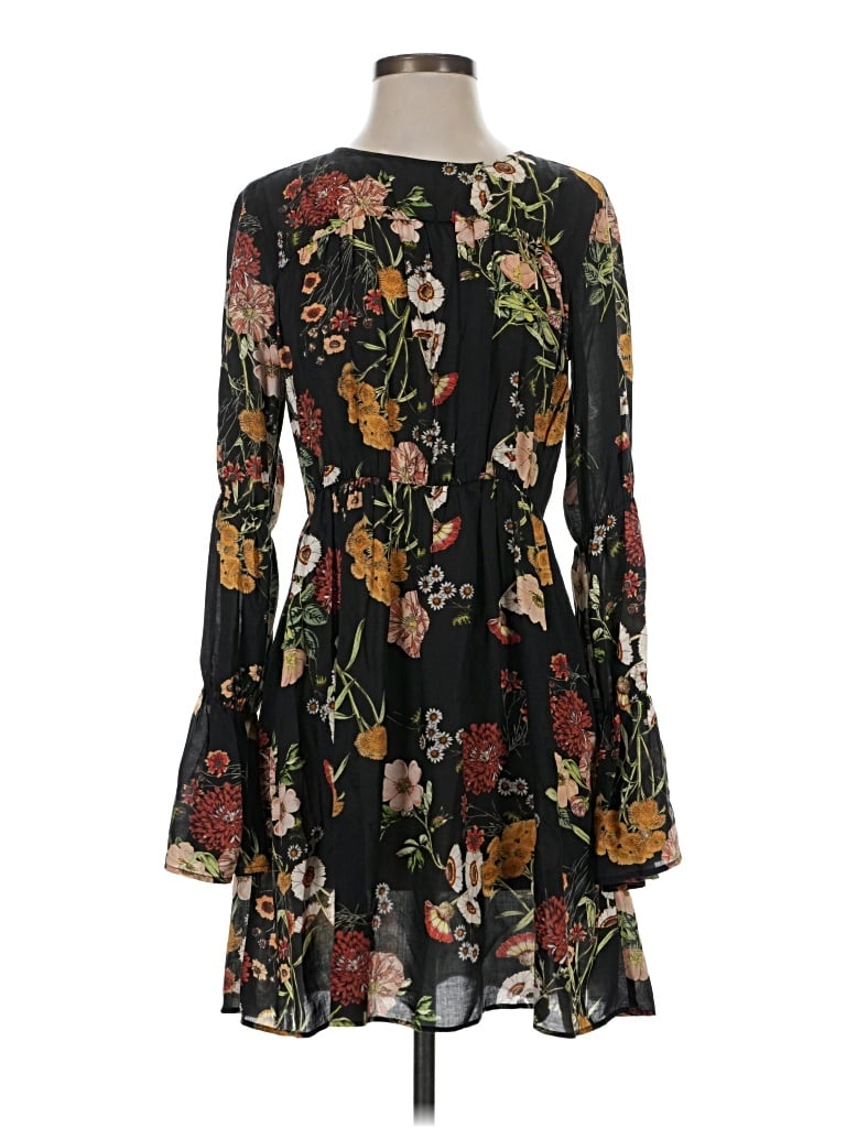 Pre-owned H&m Casual Dress In Black