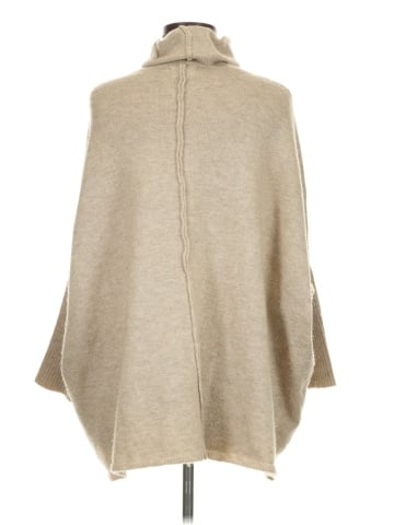 Look Poncho (view 2)