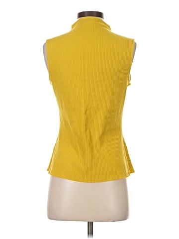 Eri + Ali Sleeveless T-Shirt (view 2)