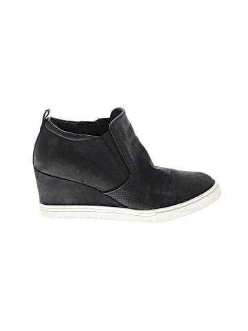 Susina Wedges (view 1)