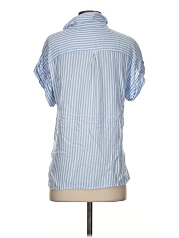 Velvet Heart Short Sleeve Button-Down Shirt (view 2)