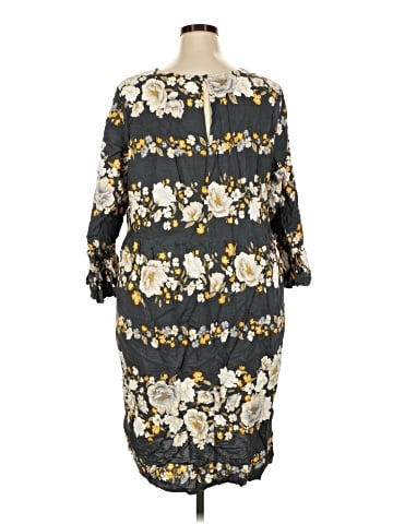 Old Navy Casual Dress (view 2)