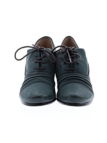 Biala Heels (view 2)