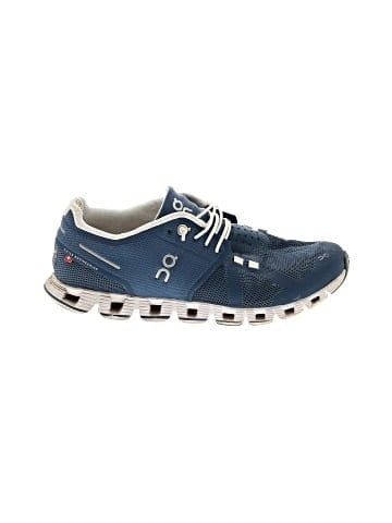 On Cloud Sneakers (view 1)